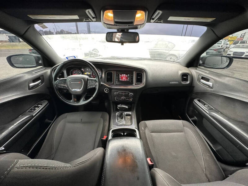 2017 Dodge Charger SE
