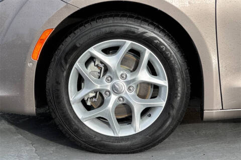 2017 Chrysler Pacifica Touring-L Plus