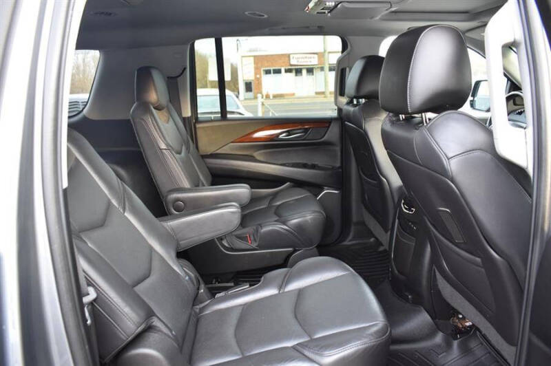 2018 Cadillac Escalade ESV Luxury