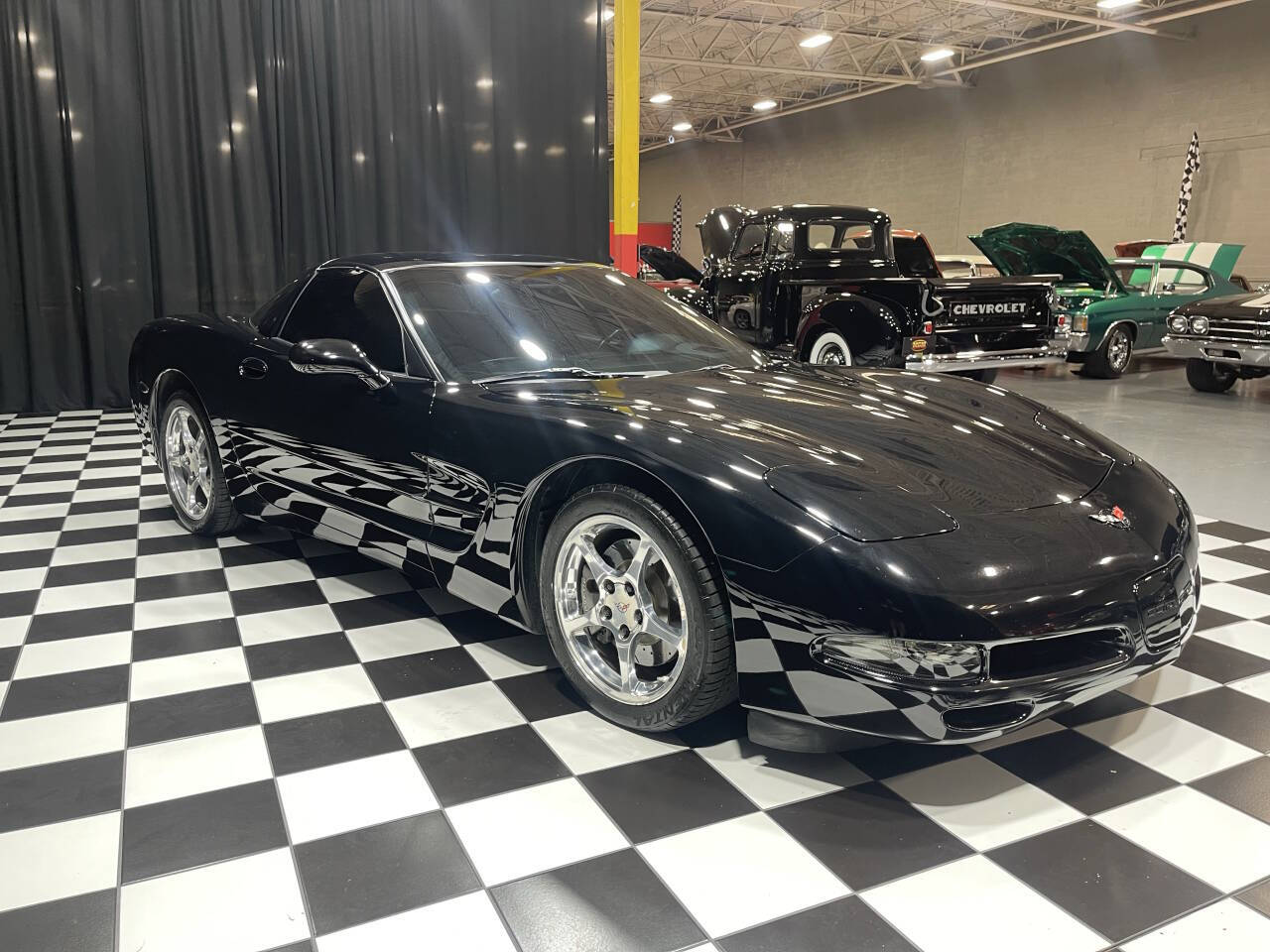 2004 Chevrolet Corvette 18