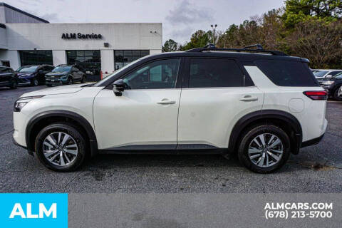 2024 Nissan Pathfinder SL