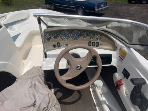 2003 Larson Boats 1850 Dual Console