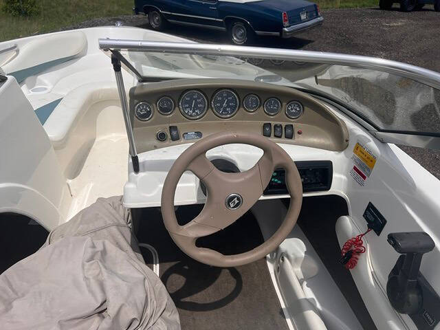 2003 Larson Boats 1850 Dual Console