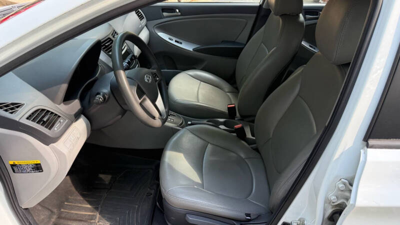 2017 Hyundai Accent SE