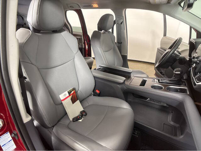 2021 Toyota Sienna XLE 7-Passenger