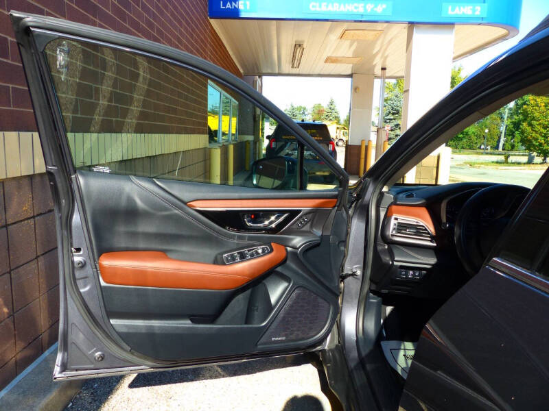 2022 Subaru Outback Touring