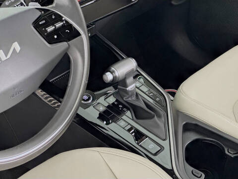 2023 Kia Niro EX Touring