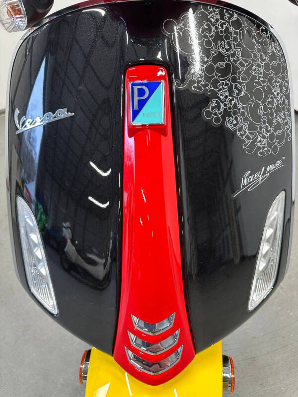 2023 Vespa Primavera 50 Mickey Mouse Edit