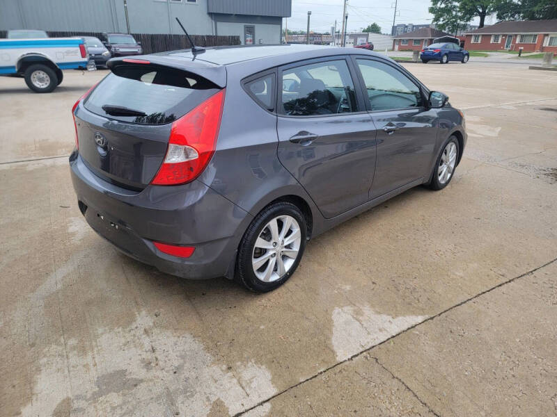 2013 Hyundai Accent SE