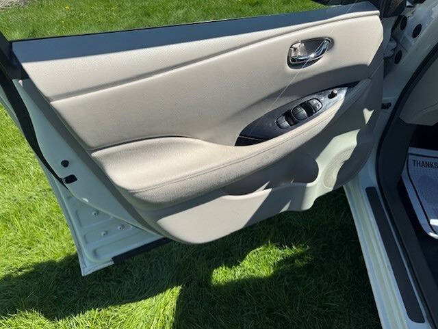 2012 Nissan LEAF SL