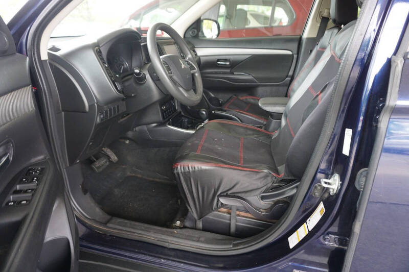 2018 Mitsubishi Outlander ES