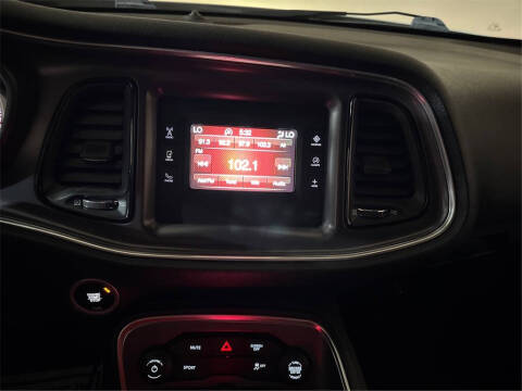 2017 Dodge Challenger SXT