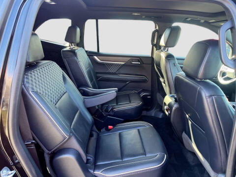 2024 GMC Acadia Denali