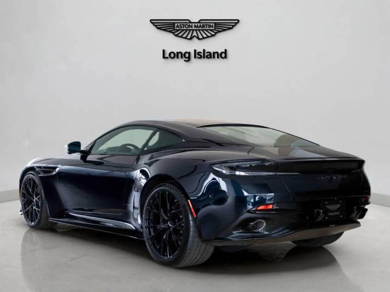 2025 Aston Martin DB12 V8