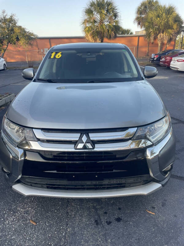 2016 Mitsubishi Outlander SE