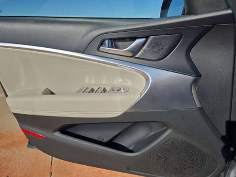 2025 Genesis G70