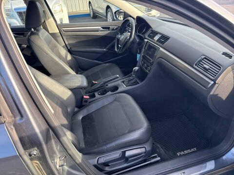 2018 Volkswagen Passat 2.0T R-Line