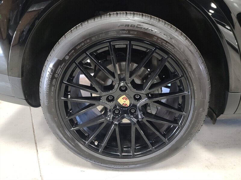 2023 Porsche Cayenne S