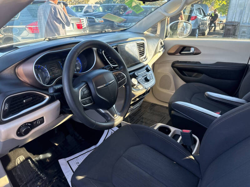 2017 Chrysler Pacifica Touring