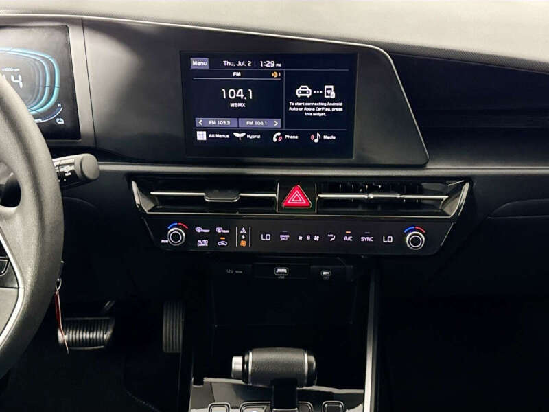 2023 Kia Niro LX