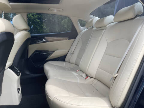 2017 Kia Cadenza Premium