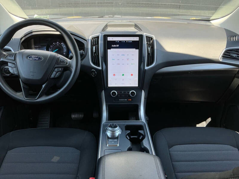 2023 Ford Edge SE