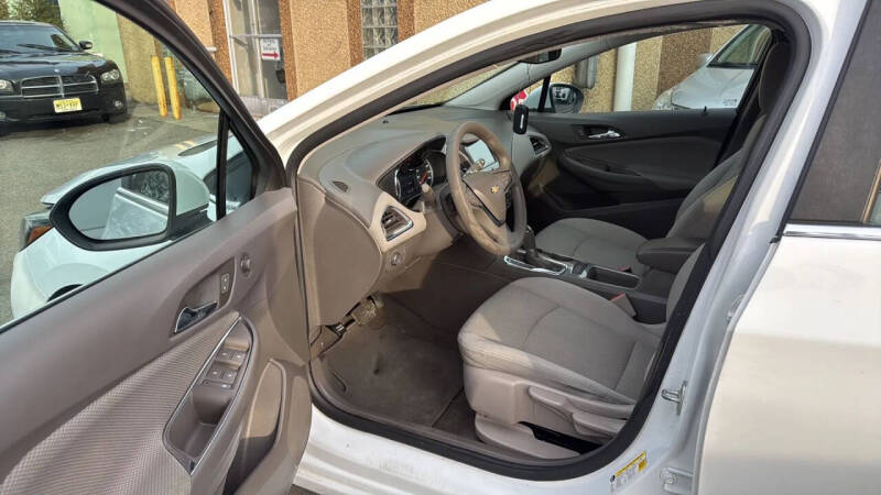 2017 Chevrolet Cruze LT Auto