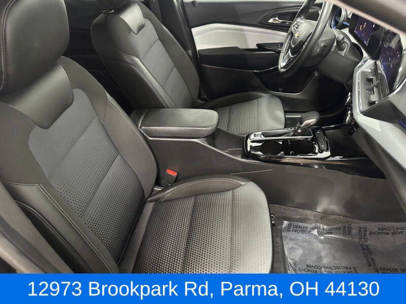 2025 Chevrolet Trax LT
