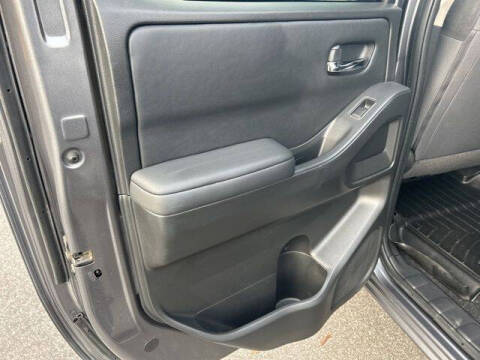 2023 Nissan Frontier SV