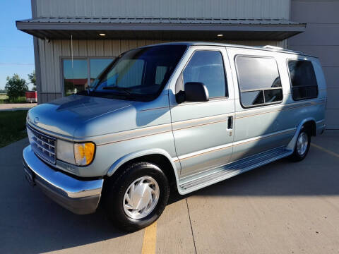 1995 Ford E-Series for sale at Pederson's Classics in Sioux Falls SD