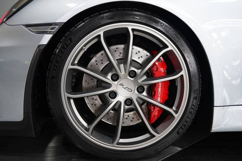 2016 Porsche Cayman GT4