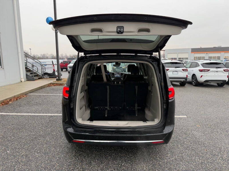 2024 Chrysler Pacifica Touring L