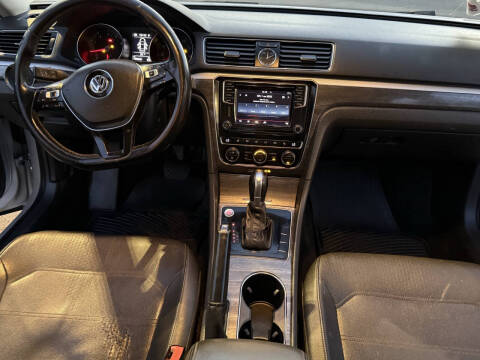 2017 Volkswagen Passat 1.8T SE