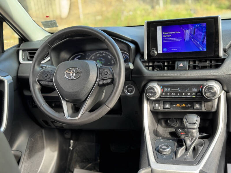 2024 Toyota RAV4 Hybrid XLE