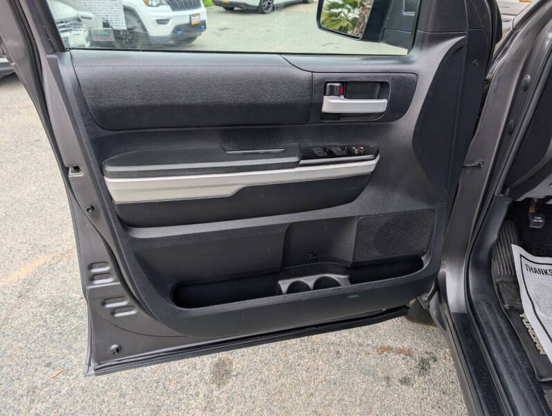 2015 Toyota Tundra SR5