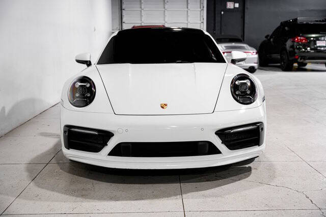 2020 Porsche 911 Carrera