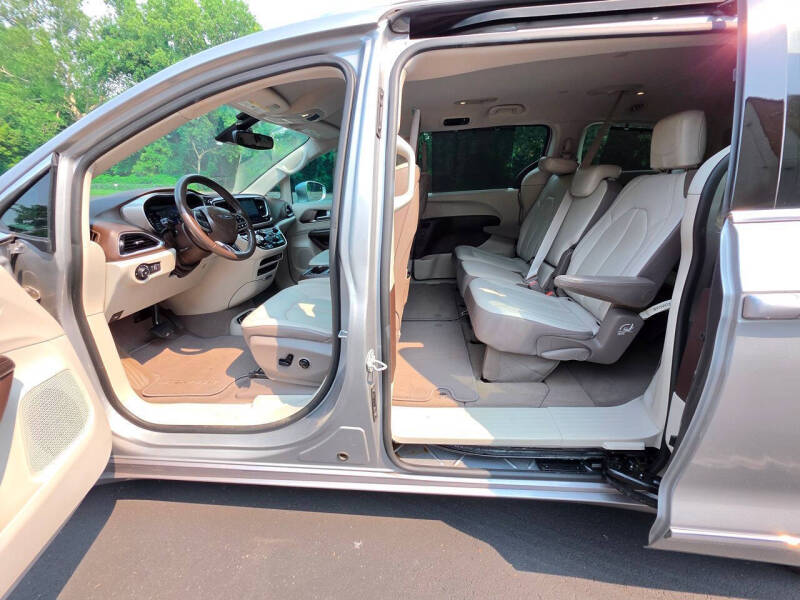 2017 Chrysler Pacifica Touring-L Plus