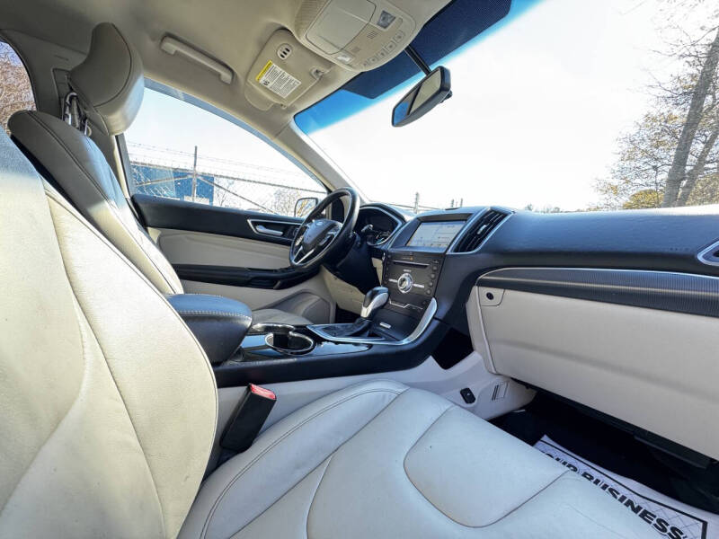 2017 Ford Edge Titanium