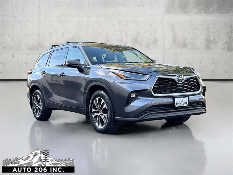 2022 Toyota Highlander Hybrid XLE