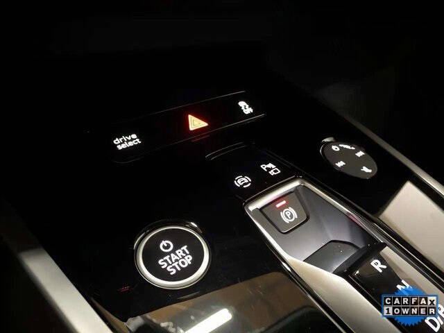 2024 Audi Q4 e-tron quattro Premium Plus 50