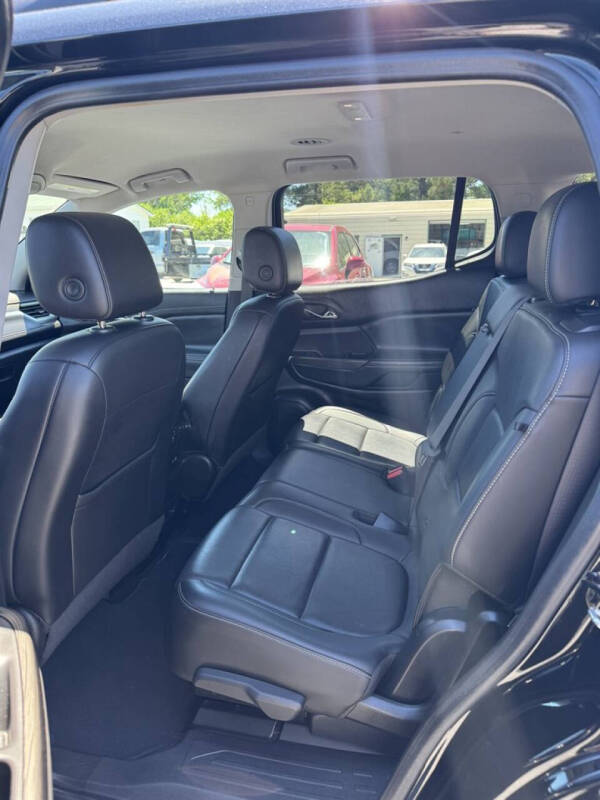2023 GMC Acadia SLT