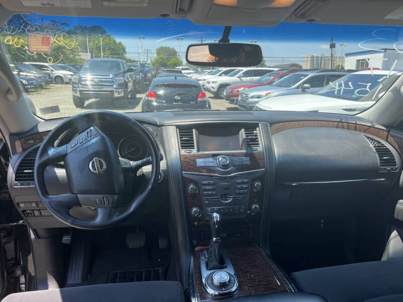 2017 Nissan Armada SV