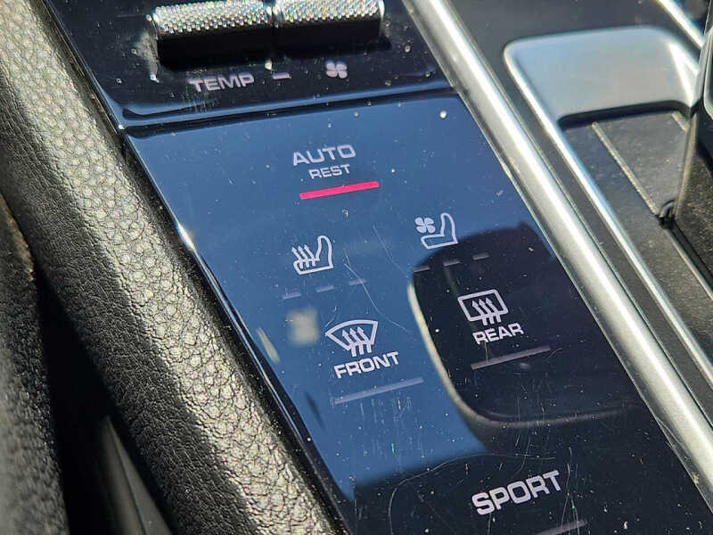 2022 Porsche Cayenne Platinum Edition