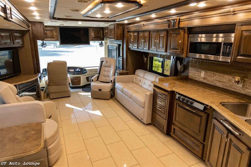 2016 Freightliner XCM Chassis 20