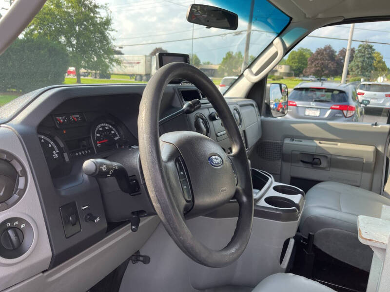 2010 Ford E-Series E-350 SD