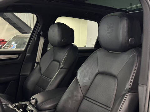 2022 Porsche Cayenne Platinum Edition