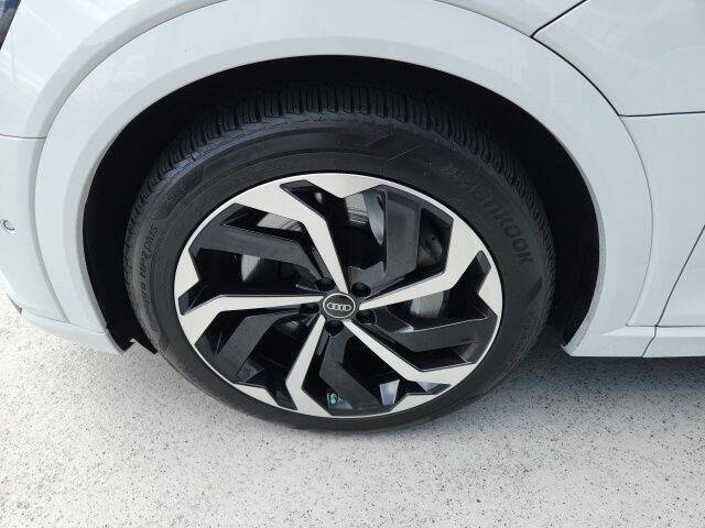 2024 Audi Q8 e-tron quattro Prestige