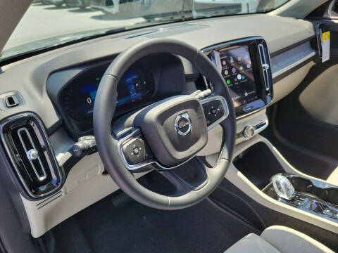2026 Volvo XC40 B5 Plus