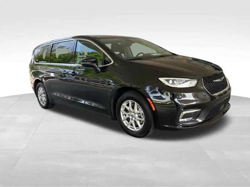 Used 2023 Chrysler Pacifica Touring L with VIN 2C4RC1BG1PR607023 for sale in Davie, FL