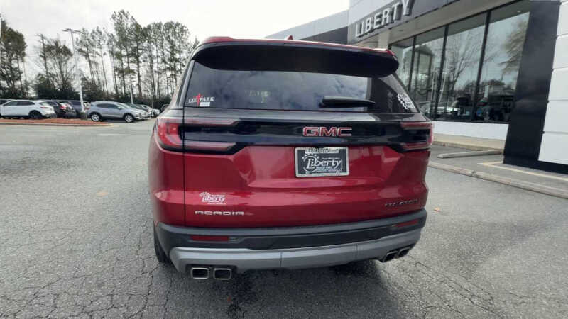 2025 GMC Acadia Elevation